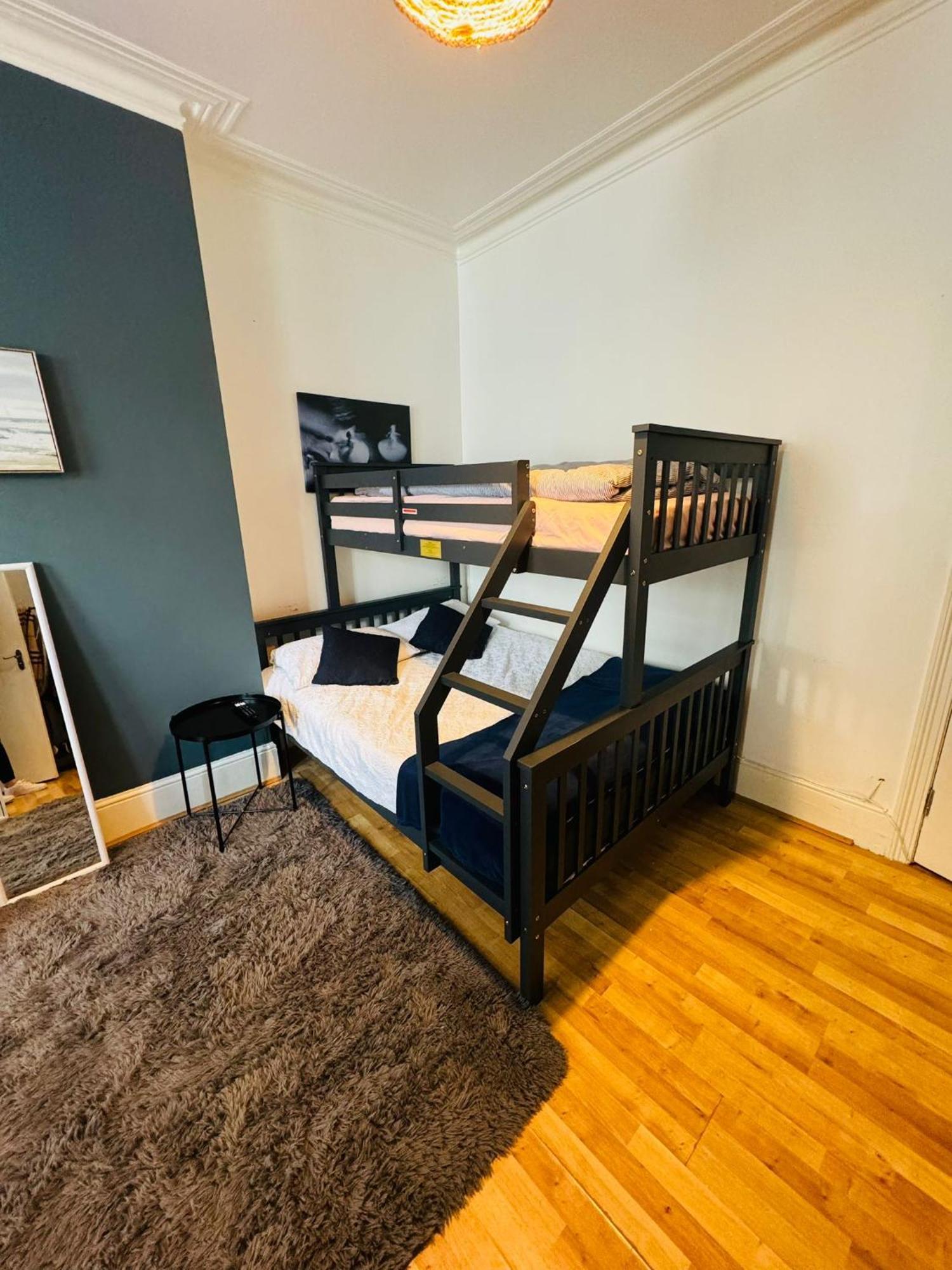 Wonderful Fully-Equipped Studio Near Central London 8 Room photo